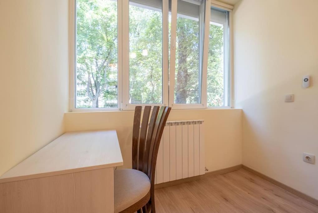 Top Location, Brand New 3 Bdrm Apt & Free Parking Sofia Exterior foto
